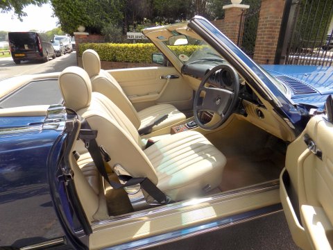 Mercedes-Benz SL Series 380 SL 29
