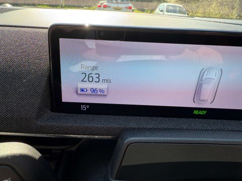 Ford Mustang Mach e 4wd premium 28