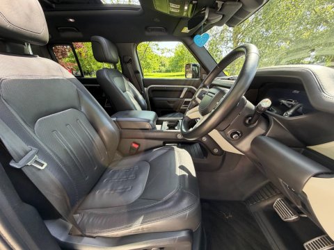 Land Rover Defender X-DYNAMIC S MHEV 27