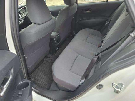 Toyota Corolla 1.8 VVT-h Design Touring Sports 5dr Petrol Hybrid CVT Euro 6 (s/s) (122 ps) 32