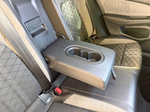 Volkswagen Golf R-LINE ETSI DSG 29