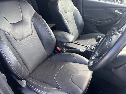 Ford Focus TITANIUM X 19