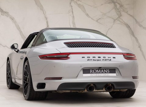 Porsche 911 Targa 4 GTS (991.2) 25