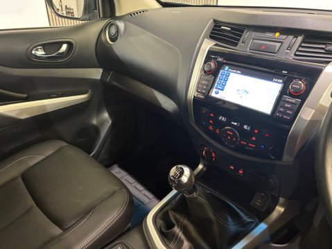 Nissan Navara 2.3 dCi Tekna 4WD Euro 6 (s/s) 4dr 56