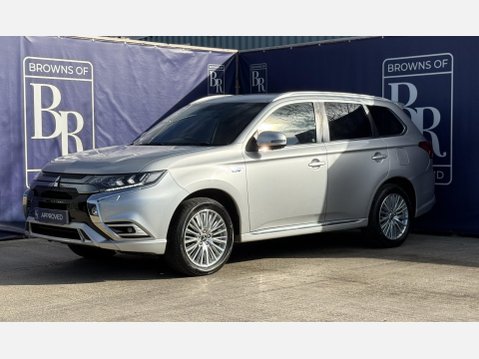 Mitsubishi Outlander 2.4h TwinMotor 13.8kWh 4h SUV 5dr Petrol Plug-in Hybrid CVT 4WD Euro 6 (s/s 8