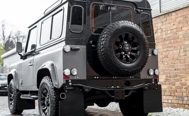 Land Rover Defender 90 Autobiography Edition 23