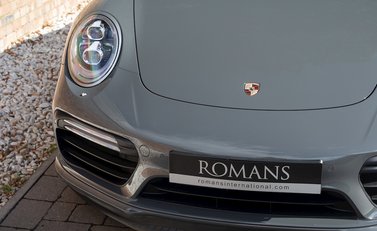 Porsche 911 (991.2) Turbo S 24