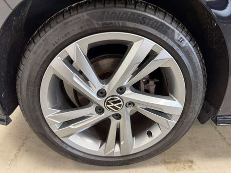 Volkswagen Golf 1.5 Golf R-Line TSi 5dr 10