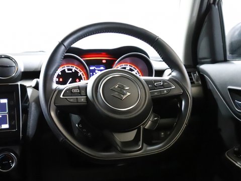 Suzuki Swift 1.2 Dualjet 83 12V Hybrid SZ5 5dr Auto 18