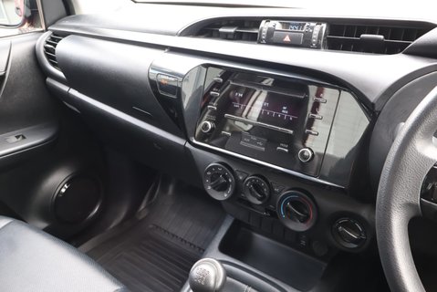 Toyota Hilux 2023 ACTIVE 4WD D-4D S/C only 3000 miles styled by seeker leather seats  17