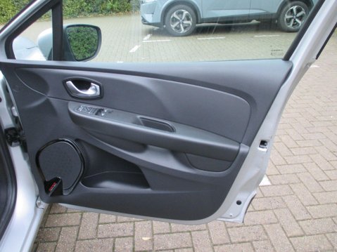 Renault Clio 0.9 TCe Play Euro 6 (s/s) 5dr 45