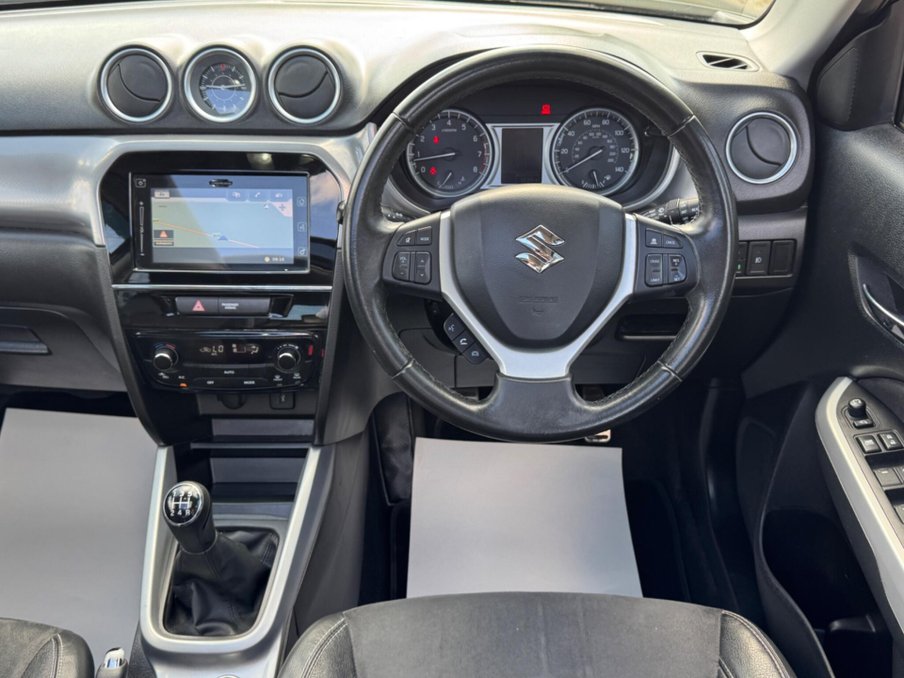 2015 Suzuki Vitara — image 2