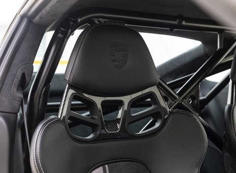 Porsche 911 (991.2) GT3 11