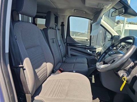 Ford Tourneo Custom 320 TITANIUM ECOBLUE 7