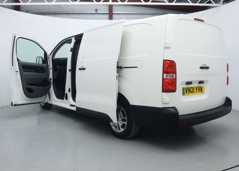 Vauxhall Vivaro 3100 75kWh Dynamic Panel Van 5dr Electric Auto L2 H1 (136 ps) 47