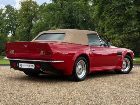 Aston Martin V8 VOLANTE 7