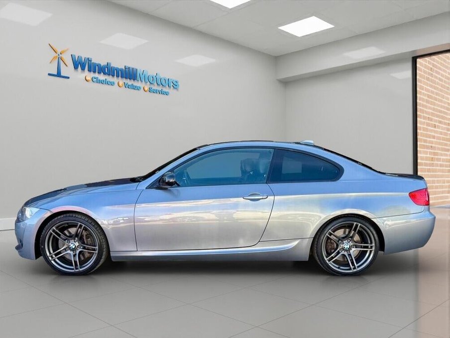 2012 BMW 3 Series — image 7