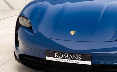Porsche Taycan 4 CROSS TURISMO 20