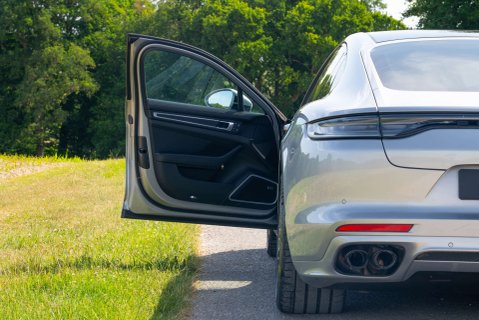 Porsche Panamera 4 E-Hybrid Platinum Edition 7