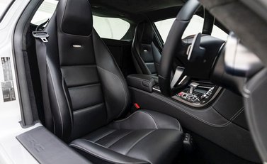 Mercedes-Benz SLS AMG 12