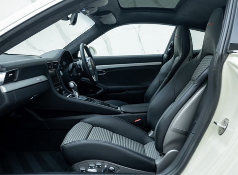 Porsche 911 50TH ANNIVERSARY EDITION 19