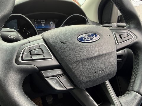 Ford Focus TITANIUM WITH NAV 33
