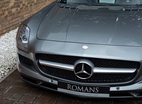Mercedes-Benz SLS AMG Roadster 23