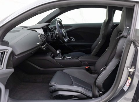 Audi R8 V10 Performance Carbon Black 8