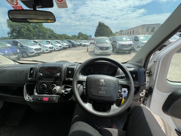 Peugeot Boxer Tipper LWB L3 7 Seater Bluetooth Tow Bar EURO 6 NO VAT 44