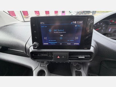Peugeot Partner BLUEHDI PROFESSIONAL PREMIUM L1 27