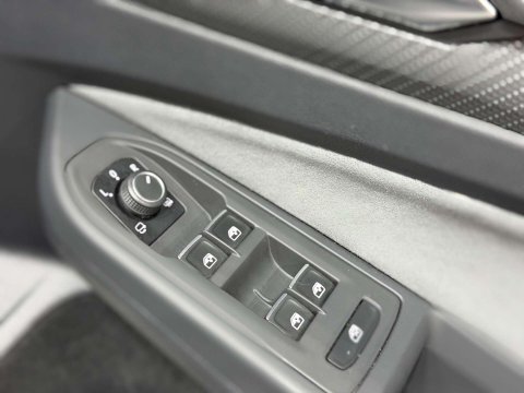 Volkswagen Golf 2.0 TSI R Hatchback 5dr Petrol DSG 4Motion Euro 6 (s/s) (320 ps) 42