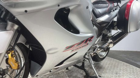 Kawasaki ZZR 2004 ONLY 29K FULL LUGGAGE NEW MOT SERVICED BIG CC TOURER 7