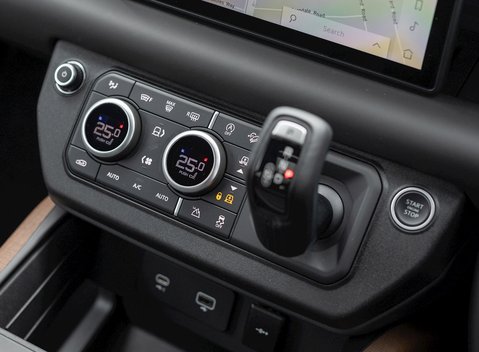 Land Rover Defender 110 X P400 22