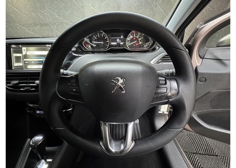 Peugeot 208 1.6 VTi Allure Hatchback 5dr Petrol Auto Euro 5 (120 ps) 58