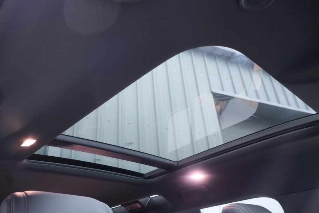 Land Rover Defender 110 P525 V8 Urban Edition  26