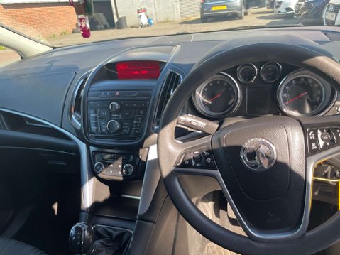 Vauxhall Zafira 1.4 Zafira Tourer Exclusive T 5dr 19