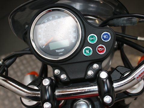 Triumph Bonneville 865 SE BONNEVILLE 865 SE 17