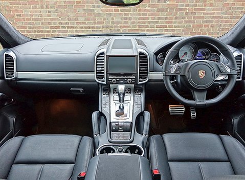 Porsche Cayenne GTS 13