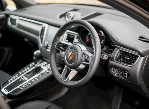 Porsche Macan GTS 11