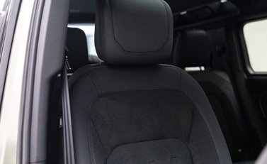 Land Rover Defender V8 7