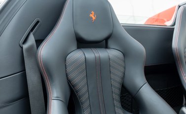 Ferrari 488 SPIDER 15