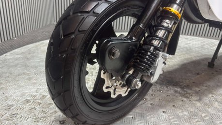 Royal Alloy GT 2019 ONLY 2K NEW MOT CUSTOM SCOOTER LEARNER LEGAL 125CC 20