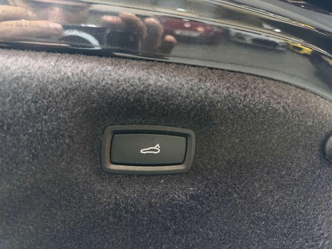 Porsche Taycan Performance 79.2kWh Saloon 4dr Electric Auto RWD (408 ps) 51