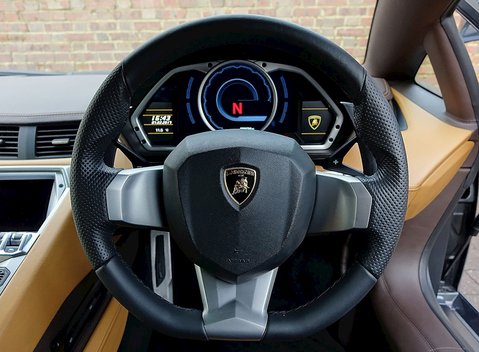 Lamborghini Aventador LP 700-4 7