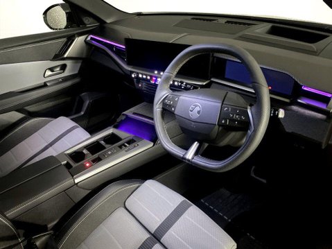 Vauxhall Grandland 73kWh Ultimate SUV 5dr Electric Auto (213 ps) Cruise Control - DAB Radio 12