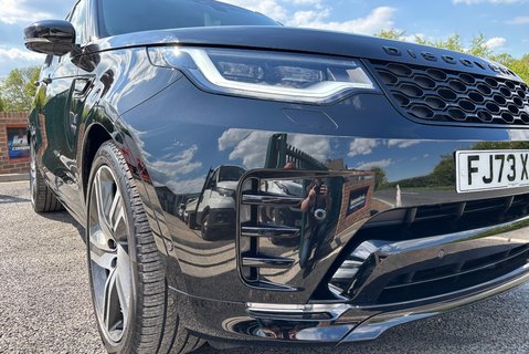 Land Rover Discovery D300 Commercial Dynamic HSE 23