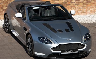 Aston Martin V12 Vantage S Roadster 8