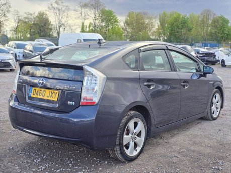 Toyota Prius 1.8 VVT-h T Spirit Hatchback 5dr Petrol Hybrid CVT Euro 5 (s/s) (136 ps) 15