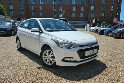 Hyundai i20 MPI SE.AUTOMATIC..1 PREVIOUS OWNER,18 STAMPS,AIR CON,LAST OWNER  9 YEARS. 1