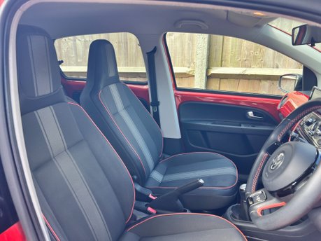 Volkswagen Up 1.0 GROOVE UP 5Dr 13